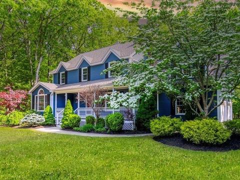 25 Blue Jay St, Franklin, MA 02038