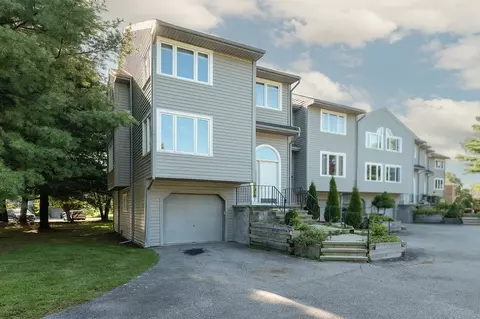 312 Erin Rd #312, Stoughton, MA 02072