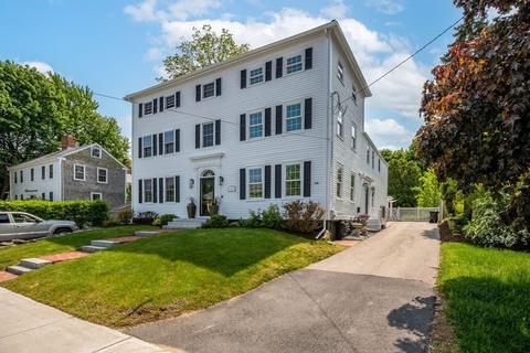 321 Merrimac St, Newburyport, MA 01950