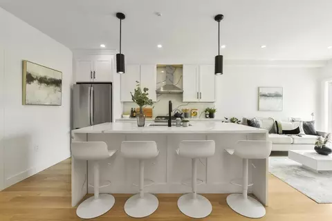 141 Chelsea #2, Boston, MA 02128
