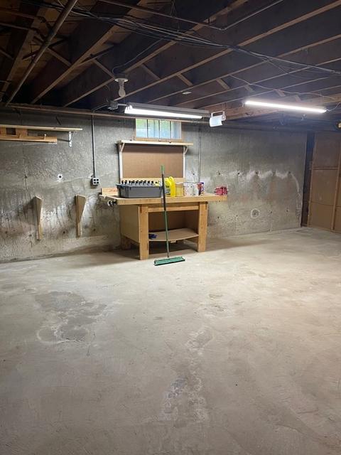 2 Dixon Ave, Worcester, MA 01605 photo 17