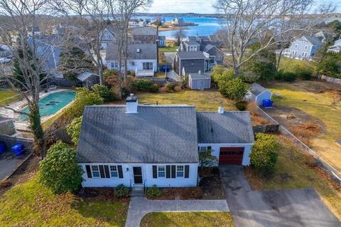 11 Russell Rd, Bourne, MA 02532