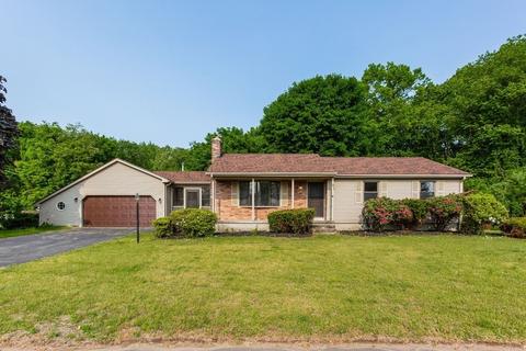 17 Cambridge St, Agawam, MA 01030
