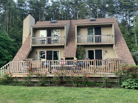 91 Shoreline Dr, Ware, MA 01082
