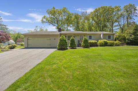 23 Briar Dr, Westport, MA 02790