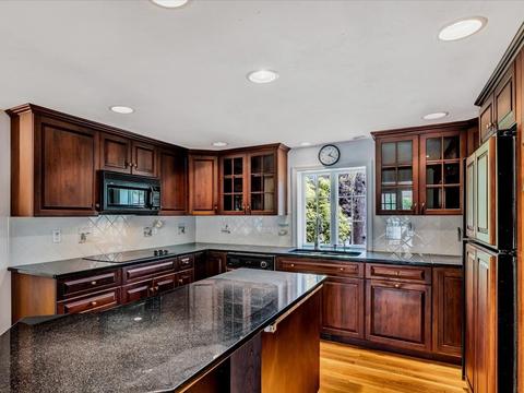 20 Tomahawk Dr, Barnstable, MA 02632 photo 4