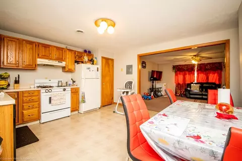 125 Downing St, Fall River, MA 02723 photo 24