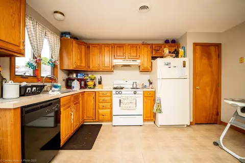 125 Downing St, Fall River, MA 02723 photo 23