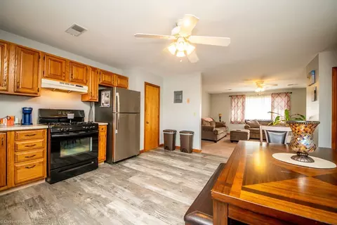 3 Goss St, Fall River, MA 02723 photo 9