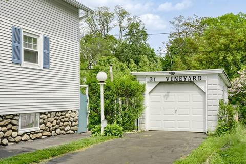 31 Vineyard St, Worcester, MA 01603 photo 2