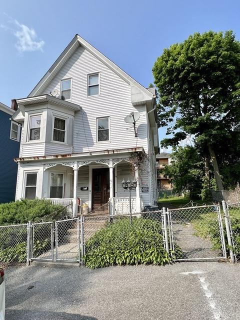 47 Fox St, Worcester, MA 01604 photo 5