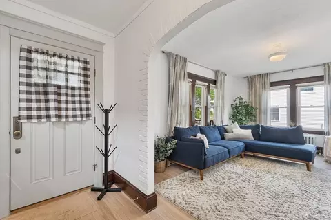 22 Bauer St, Worcester, MA 01603 photo 6