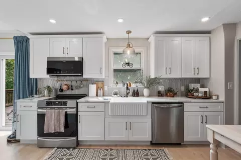 22 Bauer St, Worcester, MA 01603 photo 14