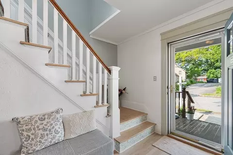 22 Bauer St, Worcester, MA 01603 photo 5