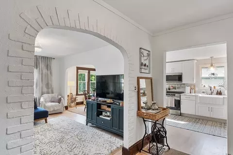 22 Bauer St, Worcester, MA 01603 photo 8
