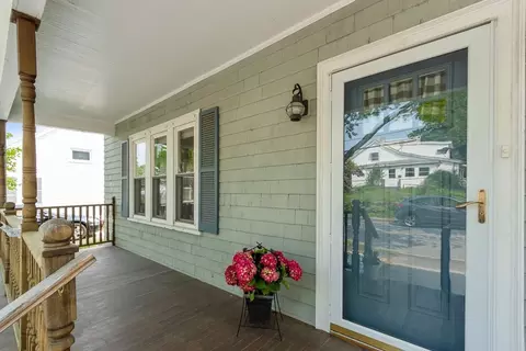 22 Bauer St, Worcester, MA 01603 photo 4