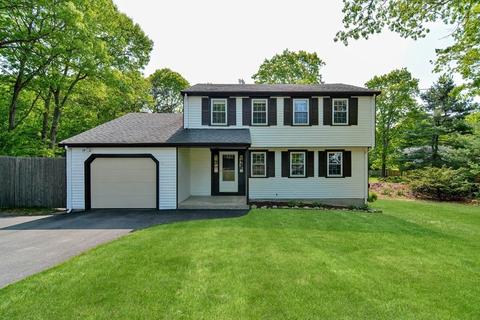 13 High Pine Dr, Plymouth, MA 02360