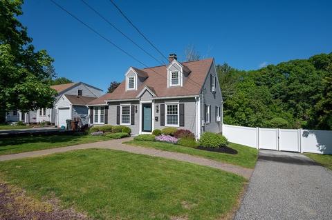 18 Hampton St, Auburn, MA 01501 photo 2