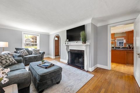 18 Hampton St, Auburn, MA 01501 photo 6