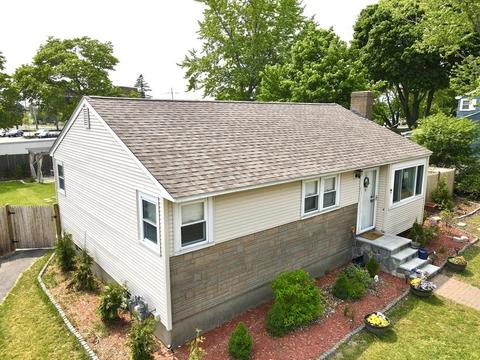 9 Richard Cir, Woburn, MA 01801