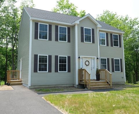 28 Tolman Ave, Leominster, MA 01453
