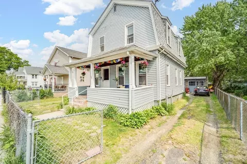 37 Phoenix St, Springfield, MA 01104 photo 2