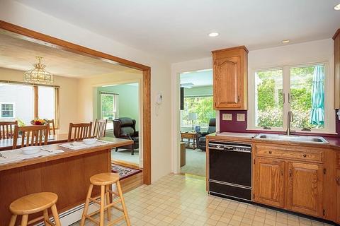 30 Collins Ave, Reading, MA 01867 photo 12