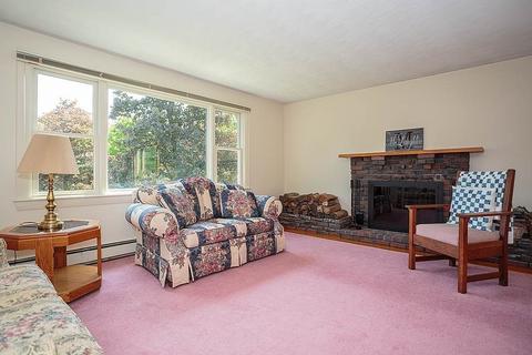 30 Collins Ave, Reading, MA 01867 photo 3