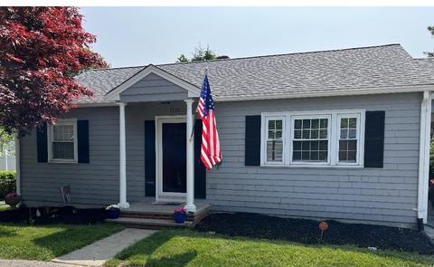 1738 County St, Somerset, MA 02726