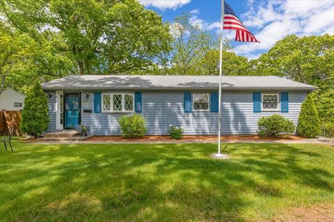 456 Grove St, Braintree, MA 02184