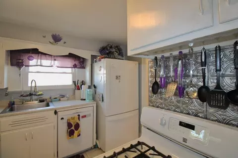 158 Gillette Ave, Springfield, MA 01118 photo 6