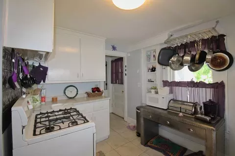 158 Gillette Ave, Springfield, MA 01118 photo 8