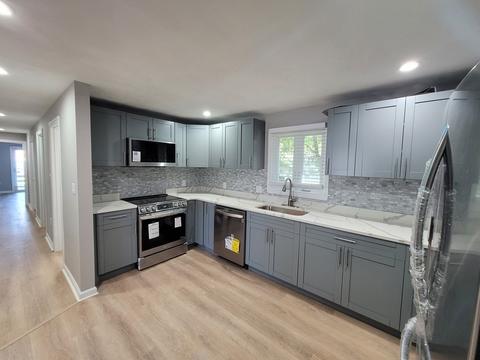 44 Essex St, Framingham, MA 01702