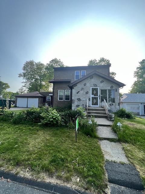 34 Anderson Ave, Worcester, MA 01604