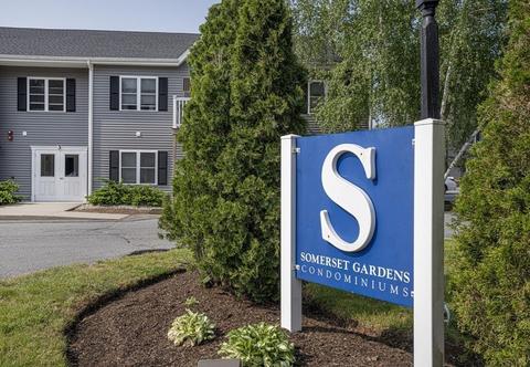 450 Somerset Ave #303, Taunton, MA 02780