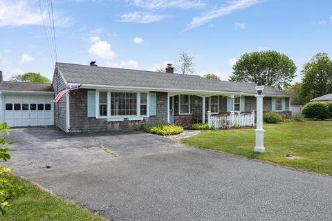 61 Bishops Ter, Chatham, MA 02633