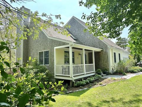 368 Boxberry Hill Rd, Falmouth, MA 02536