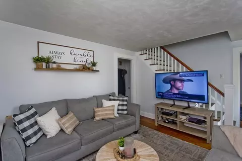 43 Marchioness Rd, Springfield, MA 01129 photo 4