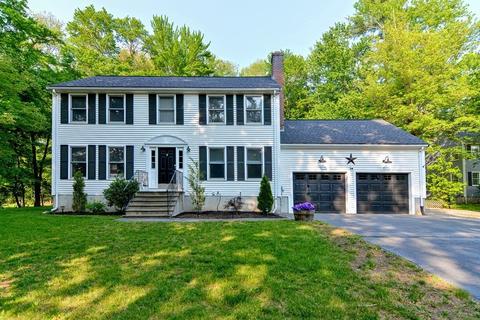 4 Evergreen Dr, Franklin, MA 02038