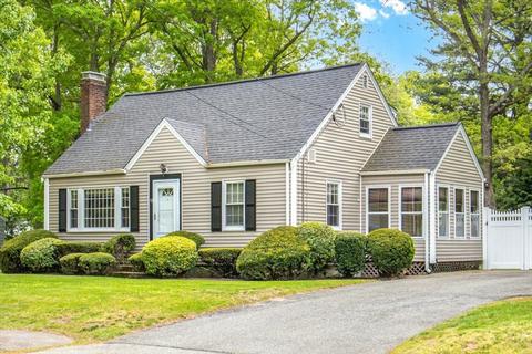 19 Oak St, Foxboro, MA 02035