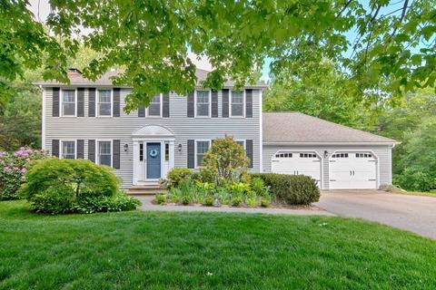 62 Violette Cir, Northbridge, MA 01534