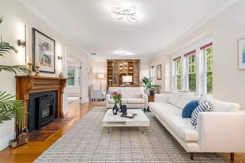 25 Windsor Rd, Brookline, MA 02445 photo 2