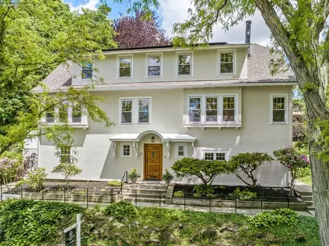 25 Windsor Rd, Brookline, MA 02445 photo 1