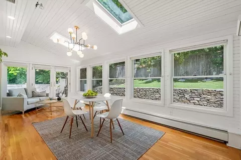 25 Windsor Rd, Brookline, MA 02445 photo 10