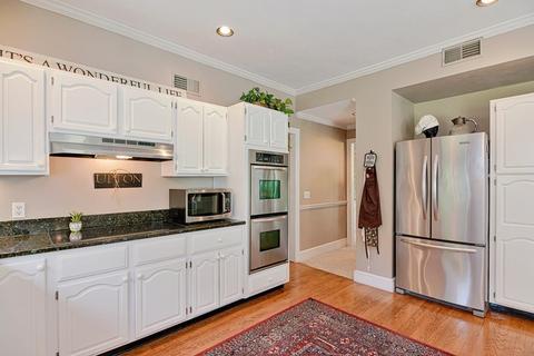 129 South St, Upton, MA 01568 photo 7