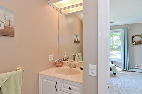 129 South St, Upton, MA 01568 photo 34