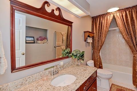 129 South St, Upton, MA 01568 photo 30