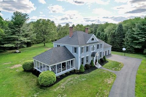 129 South St, Upton, MA 01568 photo 3