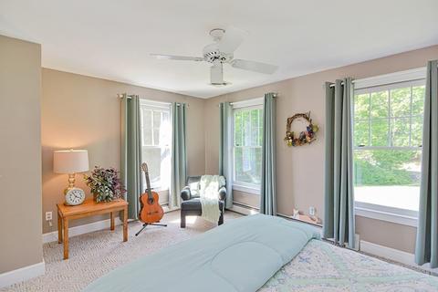 129 South St, Upton, MA 01568 photo 33