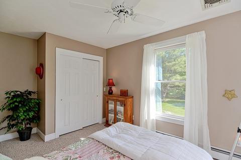 129 South St, Upton, MA 01568 photo 29